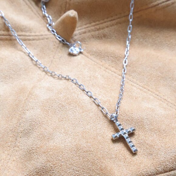 Kendra Scott Jada Cross Short Pendant Necklace in Silver - Picture 2 of 2